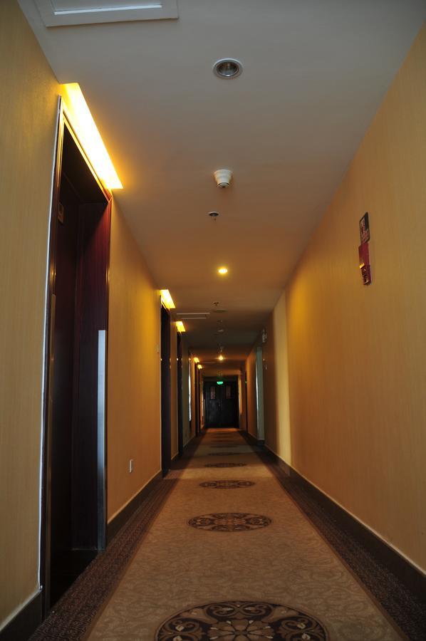 Urumqi Jingu Hotel Exterior foto